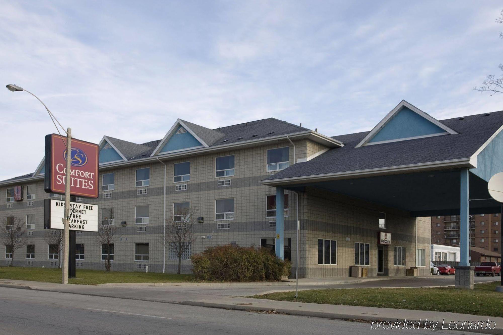 Comfort Suites Downtown Windsor Exterior foto